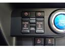 運転席から電動スライドドアのスイッチを押すだけで電動スライドドアの開閉ができます。