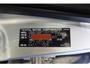 コーションプレートです。フレームナンバーやカラーコードなどが記載されています。