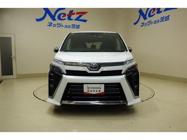 ヴォクシー ＺＳ　煌ＩＩＩ　９型純正ナビ　フルセグＴＶ　ブルートゥース　ＤＶＤ再生　後席モニター　リヤカメラ　ＥＴＣ　ドライブレコーダー　スマートキー　クルーズコントロール　ＬＥＤライト　両側電動ドア　セーフティセンス　アルミ（4枚目）