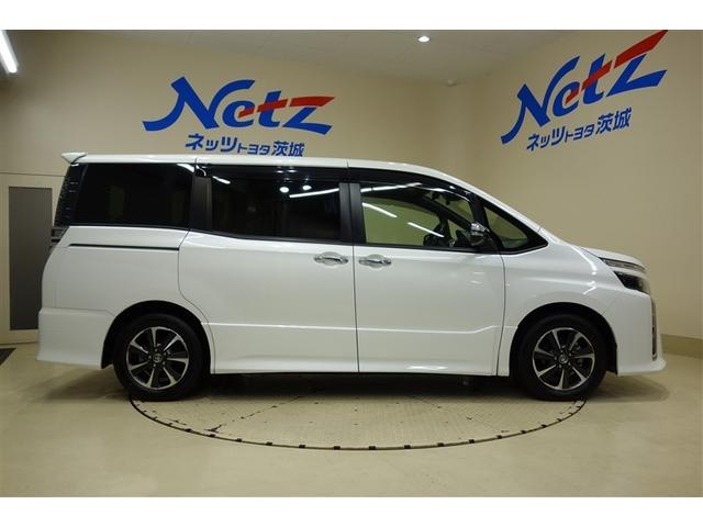 ヴォクシー ＺＳ　煌ＩＩＩ　９型純正ナビ　フルセグＴＶ　ブルートゥース　ＤＶＤ再生　後席モニター　リヤカメラ　ＥＴＣ　ドライブレコーダー　スマートキー　クルーズコントロール　ＬＥＤライト　両側電動ドア　セーフティセンス　アルミ（6枚目）