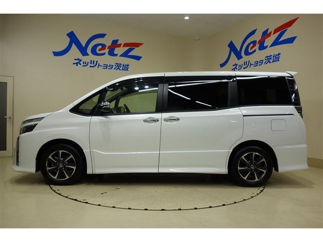 ヴォクシー ＺＳ　煌ＩＩＩ　９型純正ナビ　フルセグＴＶ　ブルートゥース　ＤＶＤ再生　後席モニター　リヤカメラ　ＥＴＣ　ドライブレコーダー　スマートキー　クルーズコントロール　ＬＥＤライト　両側電動ドア　セーフティセンス　アルミ（10枚目）