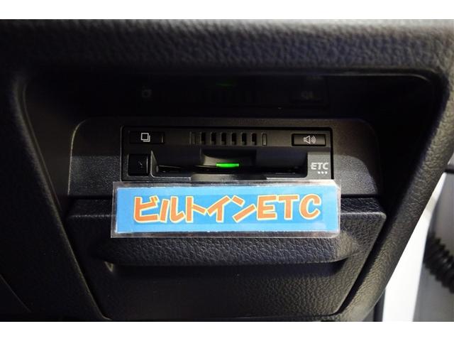 ヴォクシー ＺＳ　煌ＩＩＩ　９型純正ナビ　フルセグＴＶ　ブルートゥース　ＤＶＤ再生　後席モニター　リヤカメラ　ＥＴＣ　ドライブレコーダー　スマートキー　クルーズコントロール　ＬＥＤライト　両側電動ドア　セーフティセンス　アルミ（17枚目）