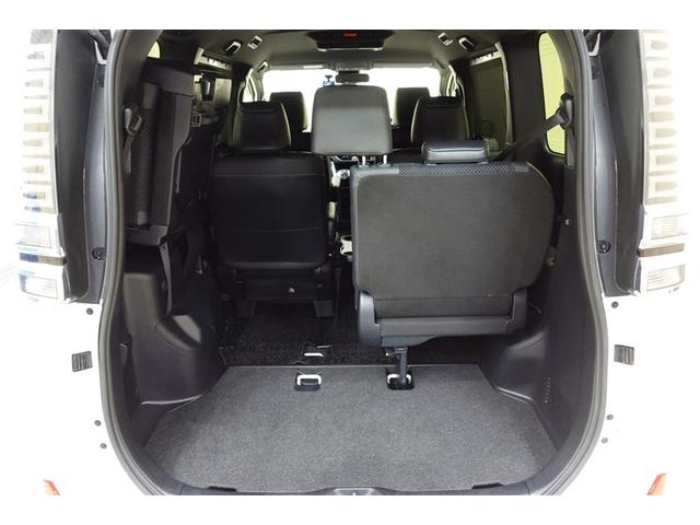 ヴォクシー ＺＳ　煌ＩＩＩ　９型純正ナビ　フルセグＴＶ　ブルートゥース　ＤＶＤ再生　後席モニター　リヤカメラ　ＥＴＣ　ドライブレコーダー　スマートキー　クルーズコントロール　ＬＥＤライト　両側電動ドア　セーフティセンス　アルミ（30枚目）