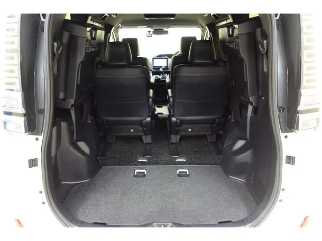 ヴォクシー ＺＳ　煌ＩＩＩ　９型純正ナビ　フルセグＴＶ　ブルートゥース　ＤＶＤ再生　後席モニター　リヤカメラ　ＥＴＣ　ドライブレコーダー　スマートキー　クルーズコントロール　ＬＥＤライト　両側電動ドア　セーフティセンス　アルミ（31枚目）