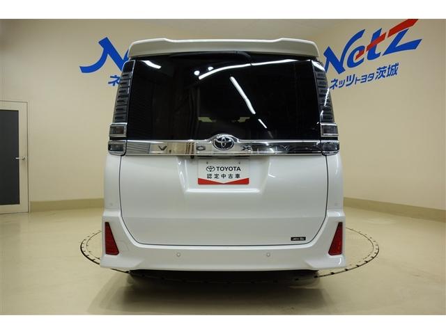 ヴォクシー ＺＳ　煌ＩＩＩ　９型純正ナビ　フルセグＴＶ　ブルートゥース　ＤＶＤ再生　後席モニター　リヤカメラ　ＥＴＣ　スマートキー　オートエアコン　クルーズコントロール　ＬＥＤライト　両側電動ドア　セーフティセンス　アルミ（8枚目）