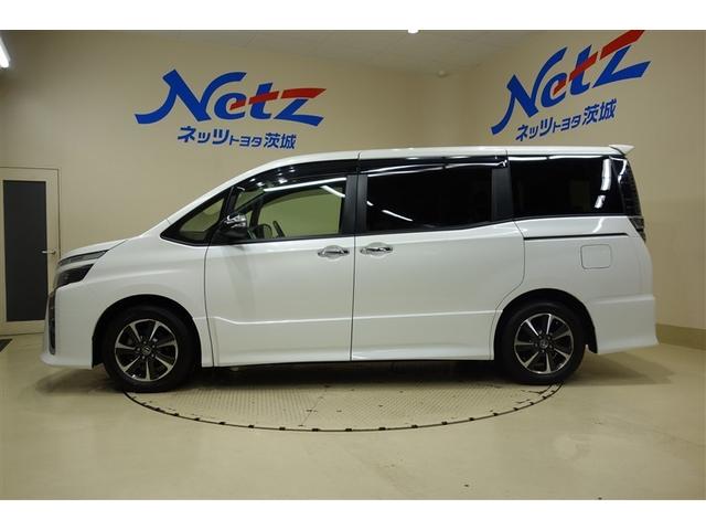 ヴォクシー ＺＳ　煌ＩＩＩ　９型純正ナビ　フルセグＴＶ　ブルートゥース　ＤＶＤ再生　後席モニター　リヤカメラ　ＥＴＣ　スマートキー　オートエアコン　クルーズコントロール　ＬＥＤライト　両側電動ドア　セーフティセンス　アルミ（10枚目）