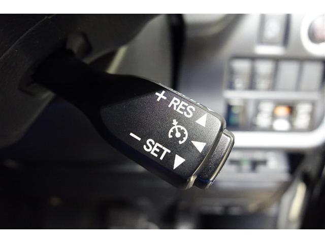 ヴォクシー ＺＳ　煌ＩＩＩ　９型純正ナビ　フルセグＴＶ　ブルートゥース　ＤＶＤ再生　後席モニター　リヤカメラ　ＥＴＣ　スマートキー　オートエアコン　クルーズコントロール　ＬＥＤライト　両側電動ドア　セーフティセンス　アルミ（22枚目）