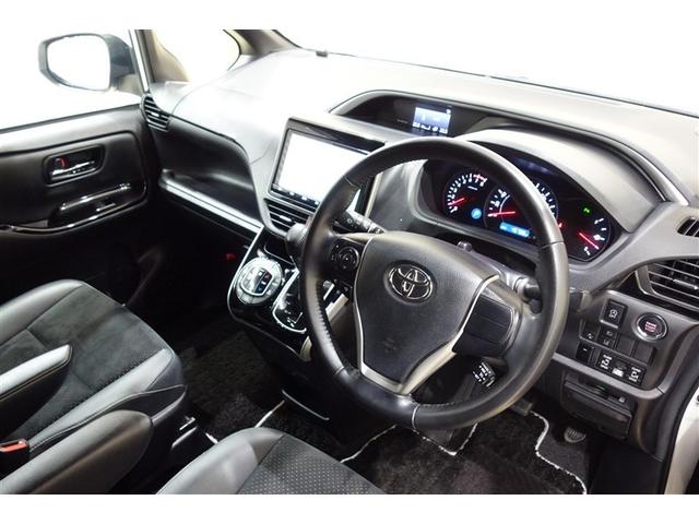 ヴォクシー ＺＳ　煌ＩＩＩ　９型純正ナビ　フルセグＴＶ　ブルートゥース　ＤＶＤ再生　後席モニター　リヤカメラ　ＥＴＣ　スマートキー　オートエアコン　クルーズコントロール　ＬＥＤライト　両側電動ドア　セーフティセンス　アルミ（25枚目）