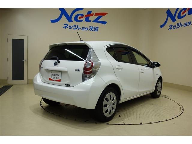 アクア Ｓ　純正ナビ　フルセグＴＶ　ブルートゥース　リヤカメラ　ＥＴＣ　スマートキー＆プッシュスタート　オートエアコン　デュアルエアバッグ　パワーステアリング　パワーウィンドウ　パンク修理キット　ロングラン保証（7枚目）