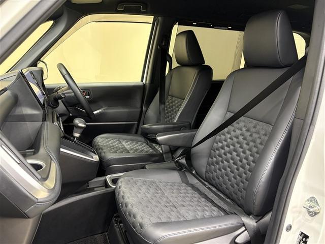 ヴォクシー ハイブリッドＳ－Ｚ　パワーウィンドウ　ＤＶＤ再生機能　インテリキー　横滑防止装置　地デジＴＶ　アクティブクルーズコントロール　１オナ　フルオートエアコン　リアカメラ　エアバッグ　ＡＢＳ　１００Ｖ充電　ナビＴＶ　ＷＡＣ（27枚目）