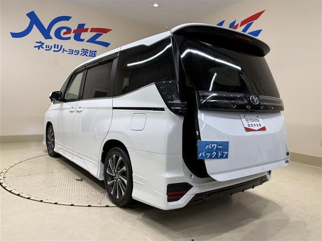 ヴォクシー ハイブリッドＳ－Ｚ　パワーウィンドウ　ＤＶＤ再生機能　インテリキー　横滑防止装置　地デジＴＶ　アクティブクルーズコントロール　１オナ　フルオートエアコン　リアカメラ　エアバッグ　ＡＢＳ　１００Ｖ充電　ナビＴＶ　ＷＡＣ（39枚目）