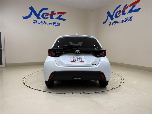 ヤリス Ｘ　ＰＣＳ　スマートキーシステム　横滑り防止装置付き　記録簿有　ワイヤレスキー　盗難防止　サイドエアバック　エアコン　Ｗエアバッグ　パワーウインドウ　パワステ　運転席エアバッグ　１オーナー　ＡＢＳ（10枚目）