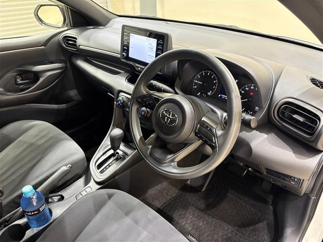 ヤリス Ｘ　ＰＣＳ　スマートキーシステム　横滑り防止装置付き　記録簿有　ワイヤレスキー　盗難防止　サイドエアバック　エアコン　Ｗエアバッグ　パワーウインドウ　パワステ　運転席エアバッグ　１オーナー　ＡＢＳ（22枚目）