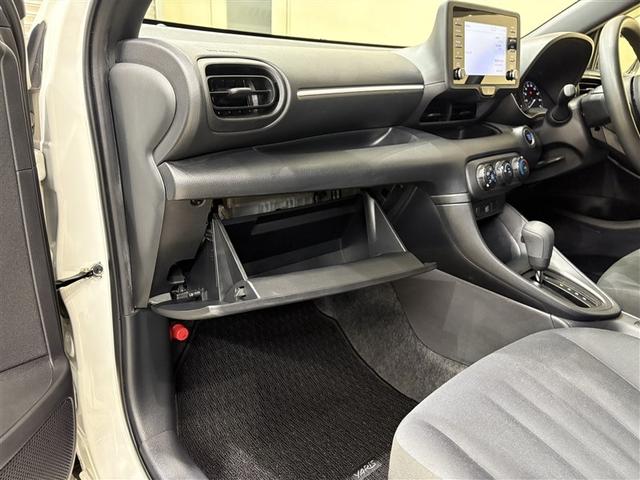 ヤリス Ｘ　ＰＣＳ　スマートキーシステム　横滑り防止装置付き　記録簿有　ワイヤレスキー　盗難防止　サイドエアバック　エアコン　Ｗエアバッグ　パワーウインドウ　パワステ　運転席エアバッグ　１オーナー　ＡＢＳ（23枚目）