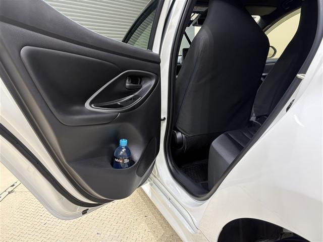 ヤリス Ｘ　ＰＣＳ　スマートキーシステム　横滑り防止装置付き　記録簿有　ワイヤレスキー　盗難防止　サイドエアバック　エアコン　Ｗエアバッグ　パワーウインドウ　パワステ　運転席エアバッグ　１オーナー　ＡＢＳ（26枚目）