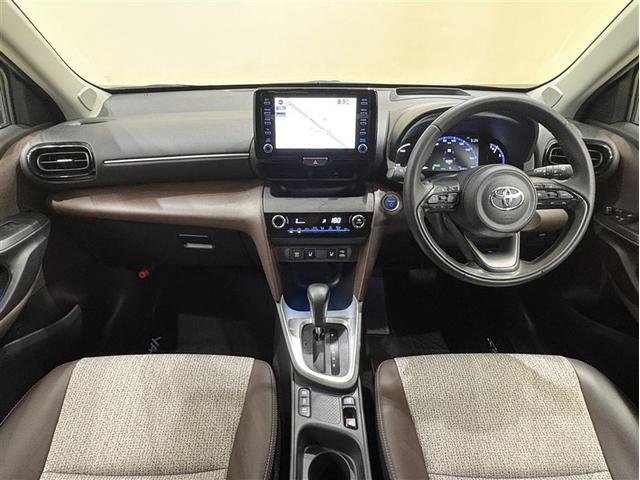 ヤリスクロス ハイブリッドＺ　スマートキ　ワンオ－ナ－　衝突軽減ブレーキ　Ｉストップ　リヤカメラ　点検記録簿　ＬＥＤヘッドライ　ＥＳＣ　クルーズＣ　パワーステアリング　アルミホイール　ＥＴＣ車載器　イモビ　キーフリー　ナビ＆ＴＶ（12枚目）