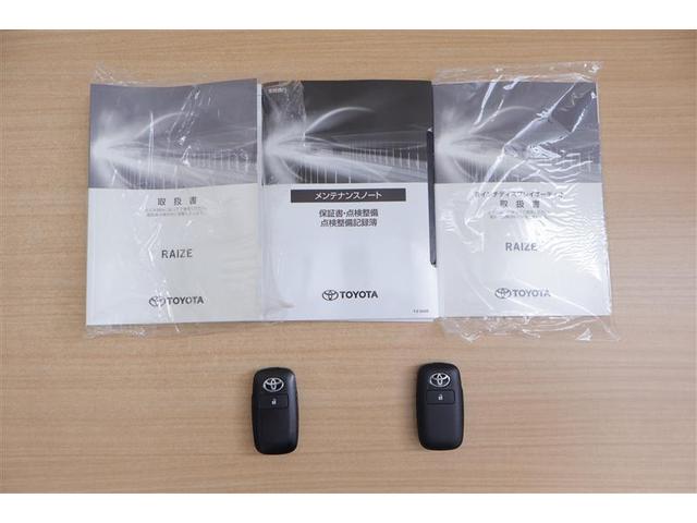 ライズ Ｚ　４ＷＤ　フルセグ　ミュージックプレイヤー接続可　バックカメラ　衝突被害軽減システム　ＥＴＣ　ドラレコ　ＬＥＤヘッドランプ　ウオークスルー　３列シート　フルエアロ　記録簿　アイドリングストップ（12枚目）