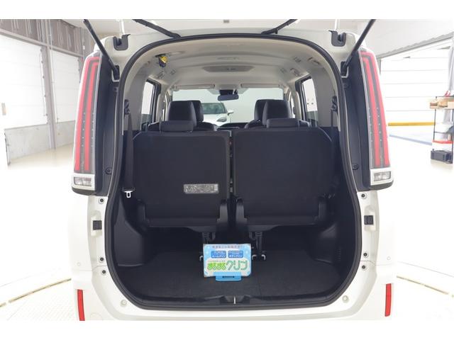 ノア ハイブリッドＸ　ワンセグ　メモリーナビ　ミュージックプレイヤー接続可　バックカメラ　衝突被害軽減システム　ＥＴＣ　電動スライドドア　ＬＥＤヘッドランプ　乗車定員７人　３列シート　記録簿（10枚目）