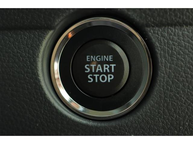 エンジンスタートボタンです。キーが車内にあれば、エンジンの始動・停止はブレーキを踏んでスイッチを押すだけ！キーを取り出す手間を省き、簡単でスムーズ♪