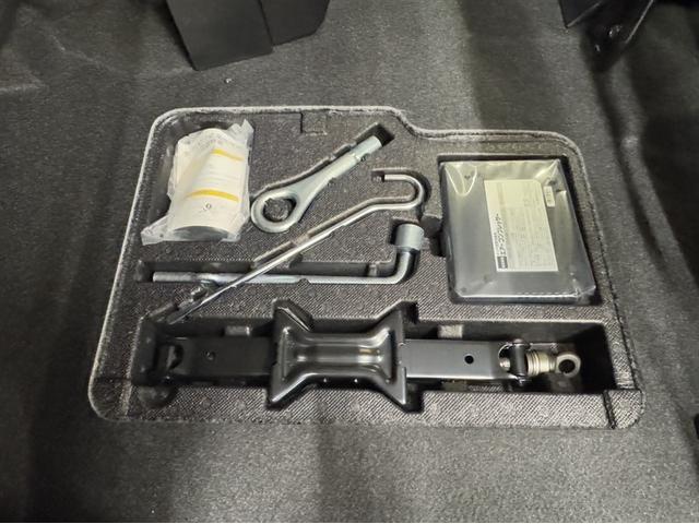 ルーミー カスタムＧ－Ｔ　衝突被害軽減ブレーキ　ペダル踏み間違い急発進抑制装置　ナビ　フルセグ　Ｂｌｕｅｔｏｏｔｈ　ＥＴＣ　ＬＥＤ　バックモニター　オートエアコン　両側電動スライドドア　クルーズコントロール　スマートキー（18枚目）