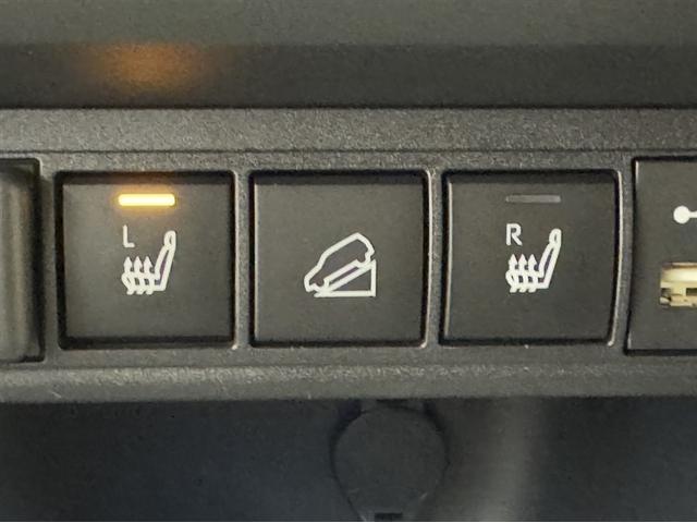 ヤリスクロス ハイブリッドＺ　４ＷＤ　衝突被害軽減ブレーキ　ペダル踏み間違い急発進抑制装置　電源コンセント　ディスプレイオーディオ　Ｂｌｕｅｔｏｏｔｈ　ＬＥＤ　全周囲カメラ　シートヒーター　クルーズコントロール　純正アルミ（10枚目）