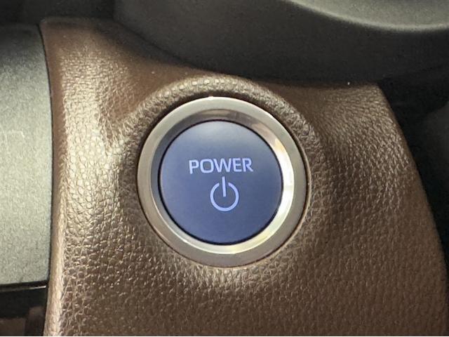 ヤリスクロス ハイブリッドＺ　４ＷＤ　衝突被害軽減ブレーキ　ペダル踏み間違い急発進抑制装置　電源コンセント　ディスプレイオーディオ　Ｂｌｕｅｔｏｏｔｈ　ＬＥＤ　全周囲カメラ　シートヒーター　クルーズコントロール　純正アルミ（12枚目）