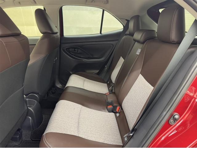 ヤリスクロス ハイブリッドＺ　４ＷＤ　衝突被害軽減ブレーキ　ペダル踏み間違い急発進抑制装置　電源コンセント　ディスプレイオーディオ　Ｂｌｕｅｔｏｏｔｈ　ＬＥＤ　全周囲カメラ　シートヒーター　クルーズコントロール　純正アルミ（20枚目）