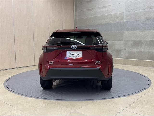 ヤリスクロス ハイブリッドＺ　４ＷＤ　衝突被害軽減ブレーキ　ペダル踏み間違い急発進抑制装置　電源コンセント　ディスプレイオーディオ　Ｂｌｕｅｔｏｏｔｈ　ＬＥＤ　全周囲カメラ　シートヒーター　クルーズコントロール　純正アルミ（28枚目）