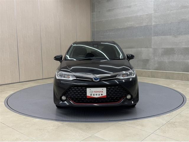 カローラフィールダー ハイブリッドG プラスレッド 衝突被害軽減ブレーキ ナビ フルセグ Bluetooth ETC LED ワンオーナー スマートキー オートエアコン 先進ライト 車線逸脱警報 デュアル・サイドエアバック CD/DVD再生(12枚目)