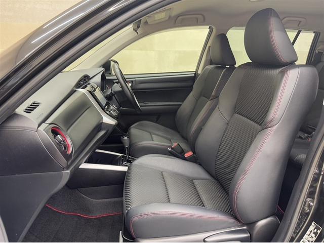 カローラフィールダー ハイブリッドG プラスレッド 衝突被害軽減ブレーキ ナビ フルセグ Bluetooth ETC LED ワンオーナー スマートキー オートエアコン 先進ライト 車線逸脱警報 デュアル・サイドエアバック CD/DVD再生(16枚目)