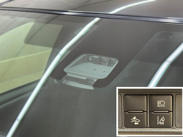 カローラフィールダー ハイブリッドG プラスレッド 衝突被害軽減ブレーキ ナビ フルセグ Bluetooth ETC LED ワンオーナー スマートキー オートエアコン 先進ライト 車線逸脱警報 デュアル・サイドエアバック CD/DVD再生(20枚目)