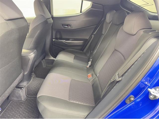 C-HR S 衝突被害軽減ブレーキ ペダル踏み間違い急発進抑制装置 ナビ Bluetooth 全周囲カメラ LED クルーズコントロール オートエアコン スマートキー 純正アルミ 先進ライト 車線逸脱警報(20枚目)