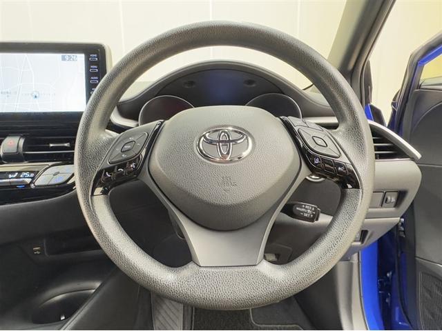 C-HR S 衝突被害軽減ブレーキ ペダル踏み間違い急発進抑制装置 ナビ Bluetooth 全周囲カメラ LED クルーズコントロール オートエアコン スマートキー 純正アルミ 先進ライト 車線逸脱警報(25枚目)