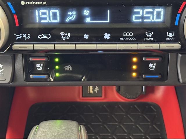 RAV4 ハイブリッドアドベンチャー オフロードパッケージII 4WD 衝突被害軽減ブレーキ ペダル踏み間違い急発進抑制装置 ナビ フルセグ Bluetooth ETC LED 電源コンセント シートヒーター・ベンチレーション 全周囲カメラ クルーズコントロール(14枚目)