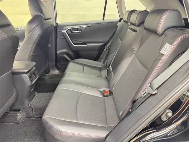 RAV4 ハイブリッドアドベンチャー オフロードパッケージII 4WD 衝突被害軽減ブレーキ ペダル踏み間違い急発進抑制装置 ナビ フルセグ Bluetooth ETC LED 電源コンセント シートヒーター・ベンチレーション 全周囲カメラ クルーズコントロール(23枚目)