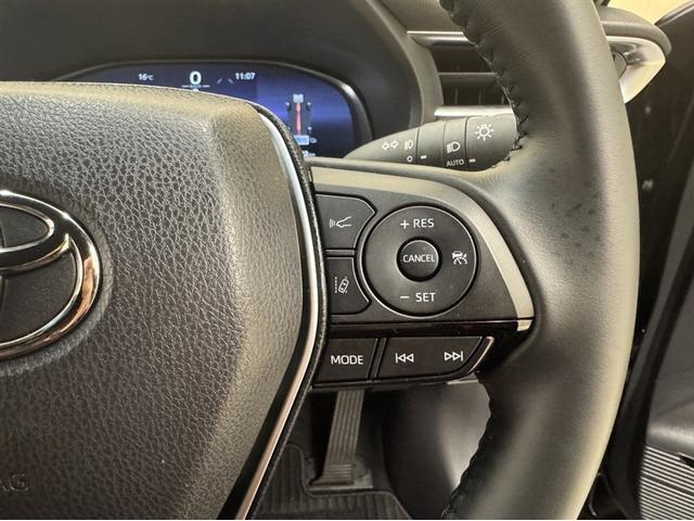 ハリアーハイブリッド Ｚ　衝突被害軽減ブレーキ　ペダル踏み間違い急発進抑制装置　ドライブレコーダー　ナビ　フルセグ　Ｂｌｕｅｔｏｏｔｈ　ＥＴＣ　ＬＥＤ　ハンズフリーバックドア　全周囲カメラ　ブラインドスポットモニター（8枚目）