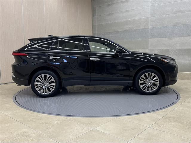 ハリアーハイブリッド Ｚ　衝突被害軽減ブレーキ　ペダル踏み間違い急発進抑制装置　ドライブレコーダー　ナビ　フルセグ　Ｂｌｕｅｔｏｏｔｈ　ＥＴＣ　ＬＥＤ　ハンズフリーバックドア　全周囲カメラ　ブラインドスポットモニター（20枚目）