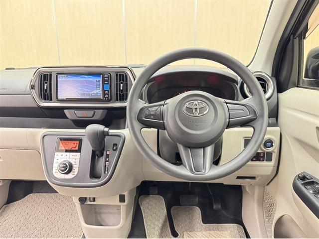 パッソ Ｘ　Ｌパッケージ　衝突被害軽減ブレーキ　ペダル踏み間違い急発進抑制装置　ナビ　フルセグ　Ｂｌｕｅｔｏｏｔｈ　ベンチシート　先進ライト　車線逸脱警報　アイドリングストップ　ＬＥＤ　スマートキー　オートエアコン（7枚目）