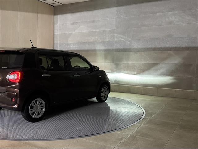 パッソ Ｘ　Ｌパッケージ　衝突被害軽減ブレーキ　ペダル踏み間違い急発進抑制装置　ナビ　フルセグ　Ｂｌｕｅｔｏｏｔｈ　ベンチシート　先進ライト　車線逸脱警報　アイドリングストップ　ＬＥＤ　スマートキー　オートエアコン（12枚目）