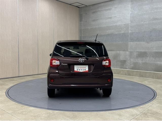 パッソ Ｘ　Ｌパッケージ　衝突被害軽減ブレーキ　ペダル踏み間違い急発進抑制装置　ナビ　フルセグ　Ｂｌｕｅｔｏｏｔｈ　ベンチシート　先進ライト　車線逸脱警報　アイドリングストップ　ＬＥＤ　スマートキー　オートエアコン（24枚目）