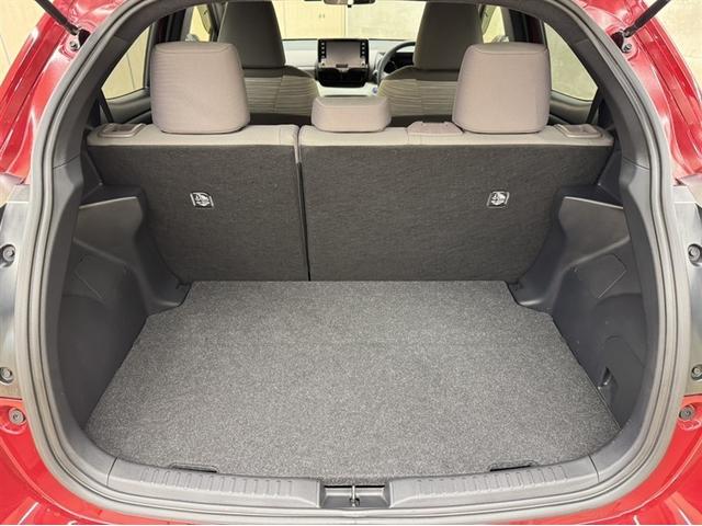 ヤリス ハイブリッドＺ　衝突被害軽減ブレーキ　ペダル踏み間違い急発進抑制装置　ドライブレコーダー　ナビ　フルセグ　Ｂｌｕｅｔｏｏｔｈ　ＥＴＣ　ＬＥＤ　シートヒーター　ブラインドスポットモニター　クルーズコントロール（32枚目）