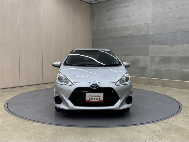 アクア Ｓ　ワンオーナー　ナビ　バックモニター　ワンセグ　オートエアコン　キーレスエントリー　ＣＤ再生　記録簿　デュアルエアバック　横滑り防止装置（13枚目）