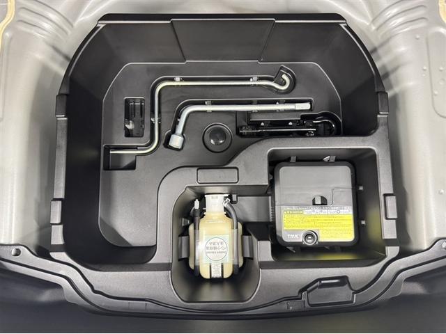 アクア Ｓ　ワンオーナー　ナビ　バックモニター　ワンセグ　オートエアコン　キーレスエントリー　ＣＤ再生　記録簿　デュアルエアバック　横滑り防止装置（16枚目）