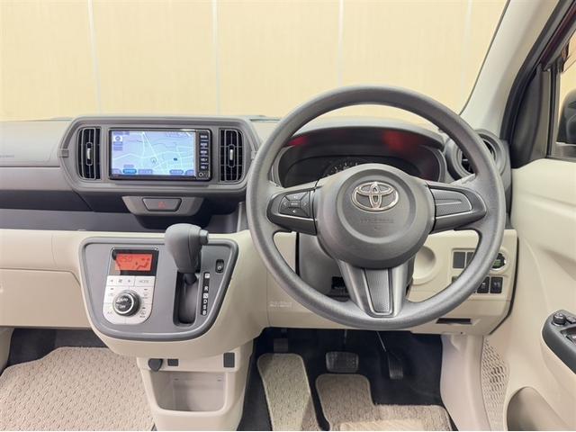 パッソ Ｘ　ＬパッケージＳ　衝突被害軽減ブレーキ　ペダル踏み間違い急発進抑制装置　ナビ　ワンセグ　Ｂｌｕｅｔｏｏｔｈ　バックモニター　ベンチシート　スマートキー　アイドリングストップ　車線逸脱警報　オートエアコン　ＣＤ再生（6枚目）