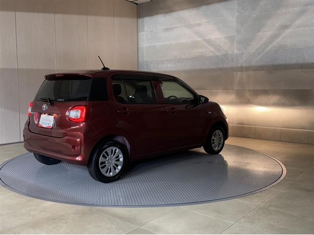 パッソ Ｘ　ＬパッケージＳ　衝突被害軽減ブレーキ　ペダル踏み間違い急発進抑制装置　ナビ　ワンセグ　Ｂｌｕｅｔｏｏｔｈ　バックモニター　ベンチシート　スマートキー　アイドリングストップ　車線逸脱警報　オートエアコン　ＣＤ再生（11枚目）