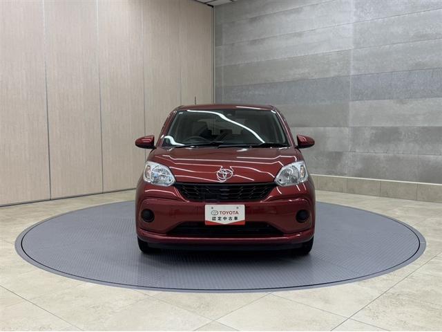 パッソ Ｘ　ＬパッケージＳ　衝突被害軽減ブレーキ　ペダル踏み間違い急発進抑制装置　ナビ　ワンセグ　Ｂｌｕｅｔｏｏｔｈ　バックモニター　ベンチシート　スマートキー　アイドリングストップ　車線逸脱警報　オートエアコン　ＣＤ再生（12枚目）