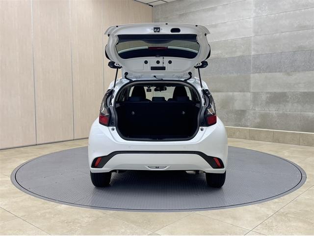 アクア G 衝突被害軽減ブレーキ ペダル踏み間違い急発進抑制装置 ドライブレコーダー 電源コンセント ナビ フルセグ Bluetooth ETC LED ブラインドスポットモニター 全周囲カメラ オートエアコン(31枚目)