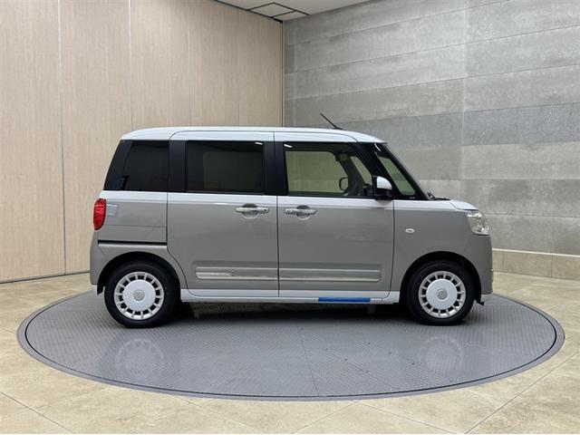 ムーヴキャンバス ストライプスＧ　届出済未使用車　衝突被害軽減ブレーキ　ペダル踏み間違い急発進抑制装置　新品純正メモリーナビ　フルセグ　Ｂｌｕｅｔｏｏｔｈ　シートヒーター　全周囲カメラ　両側電動スライドドア　オートエアコン　ＬＥＤ（12枚目）