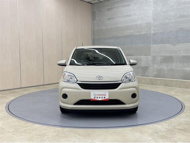 パッソ Ｘ　ＬパッケージＳ　衝突被害軽減ブレーキ　ペダル踏み間違い急発進抑制装置　ナビ　ワンセグ　Ｂｌｕｅｔｏｏｔｈ　バックモニター　ベンチシート　アイドリングストップ　先進ライト　車線逸脱警報　オートエアコン　スマートキー（12枚目）