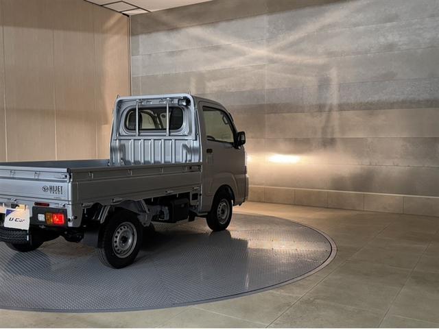 ハイゼットトラック スタンダード　農用スペシャル　届出済未使用車　５ＭＴ　４ＷＤ　衝突被害軽減ブレーキ　ペダル踏み間違い急発進抑制装置　車線逸脱警報装置　オートハイビーム　横滑り防止装置　ＡＢＳ　デュアルエアバッグ　アイドリングストップ（8枚目）